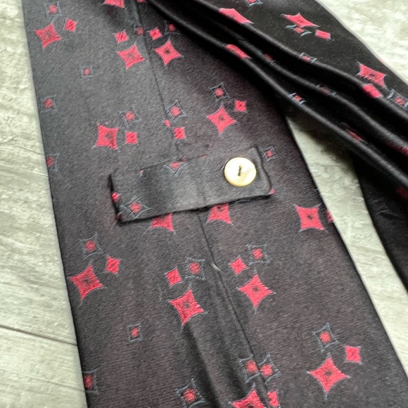 Carrot & Gibbs Black w/ Red Check Silk Tie - Picture 3 of 6